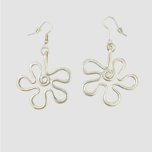Elegant Silver Flower Earrings